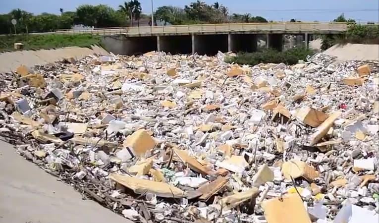 Река од отпад во Колумбија (ВИДЕО)