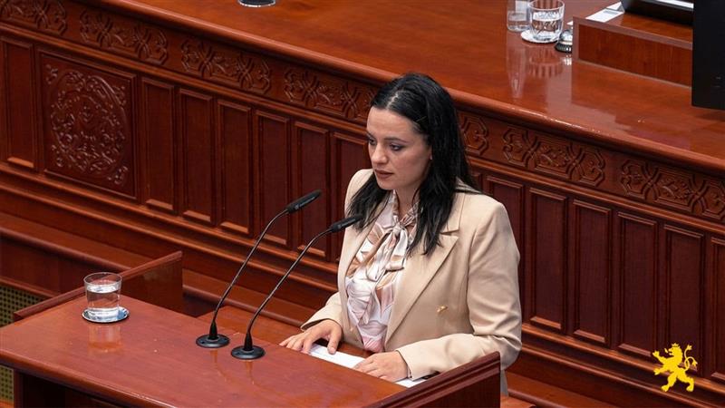 Златеска: Владата активно се справува со предизвиците од светската криза