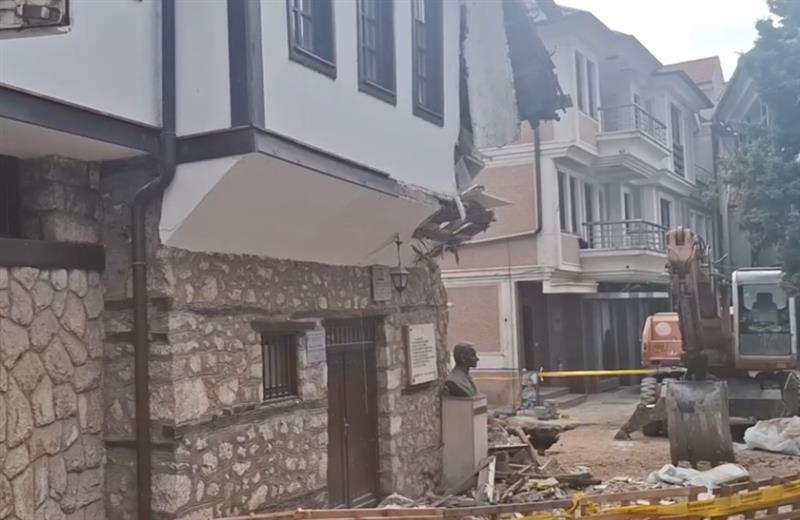 ЈО: Поднесено обвинение за оштетување на куќата на Малески во Струга