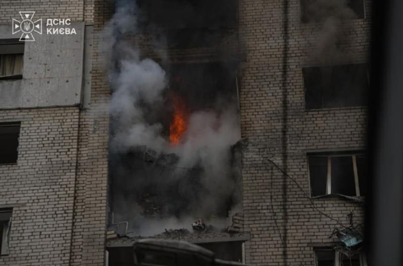  Русија го нападна Киев со дронови, во станбена зграда загина 14-годишно момче