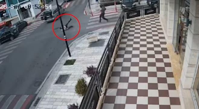 Брутална ликвидација на Артан Муртај среде Саранда- застрелан е и случаен минувач (Вознемирувачко видео) 