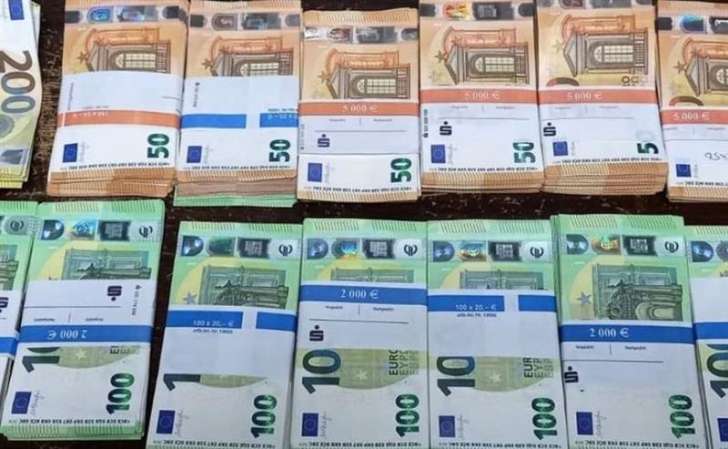 Маж и жена од Русија се уапсени на аеродромот во Тиват- во 19 куфери носеле шпионска опрема и милион евра