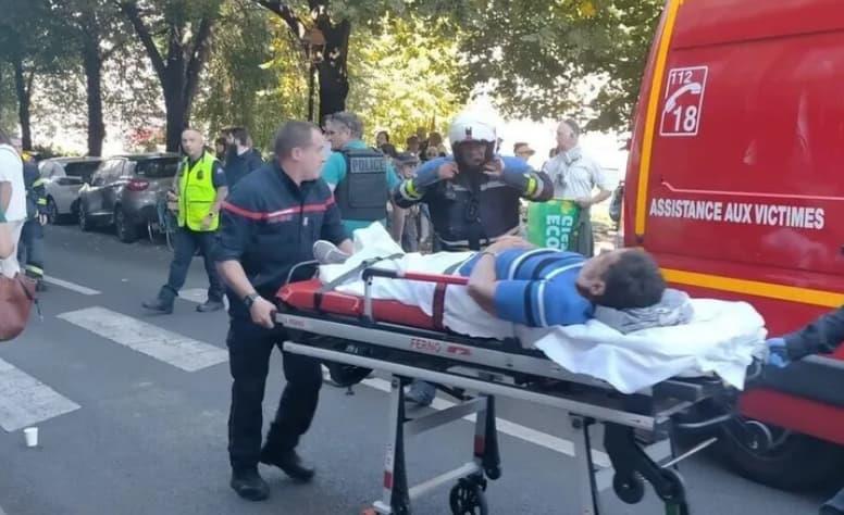 Издрогиран возач влета меѓу учесници на протестен марш во Франција- имал причина (ВИДЕО)