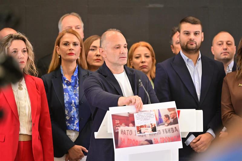 Филипче: Тотална шизофренија – мала група пучисти со сите сателити на Мицкоски на една маса!