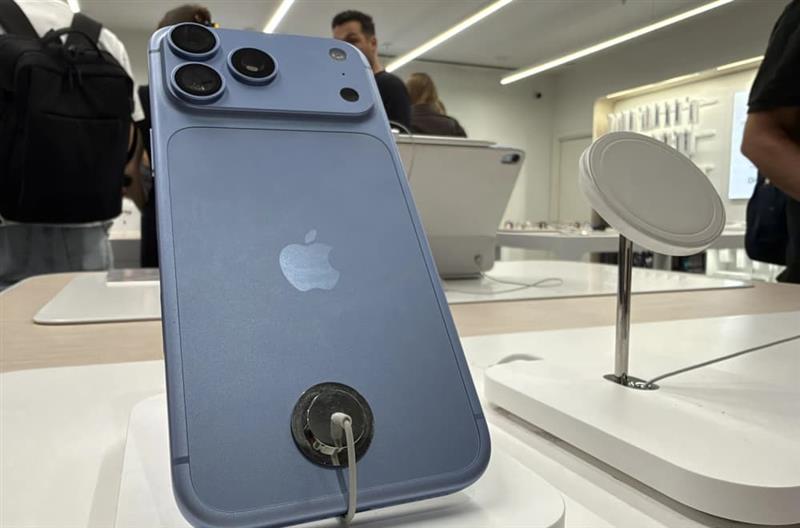 Купувачите на „iPhone 18 Pro“ пријавуваат необичен проблем