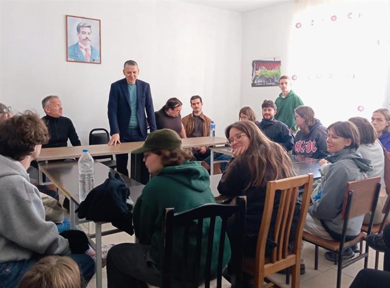 Стерјовски во Пустец со студенти по историја од Брисел: За положбата и предизвиците на Македонците во Албанија