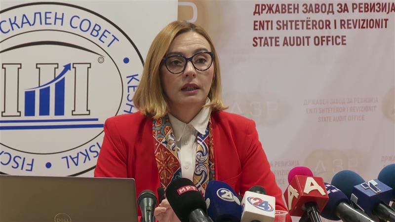 Пензискиот систем  е неодржлив поради намалување на придонесите,зголемување на пензиите и  демографијата 