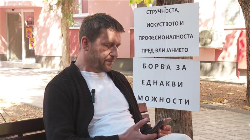 Д-р Василевски петти ден штрајкува со глад пред Медицинскиот факултет