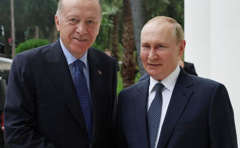 Разговараа Ердоган и Путин: Важно е да се обезбеди сигурна пловидба по Црното Море 