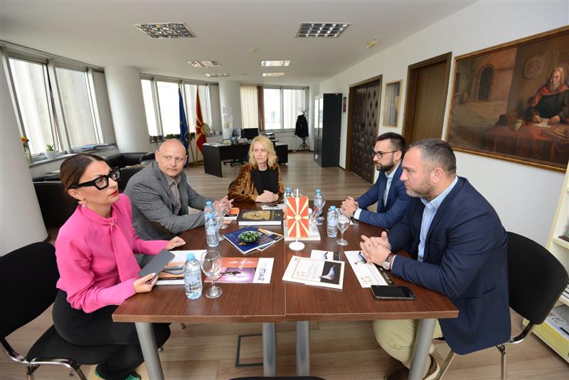 Тошковски во посета на Археолошкиот музеј: Македонија располага со исклучително богато археолошко и културно наследство