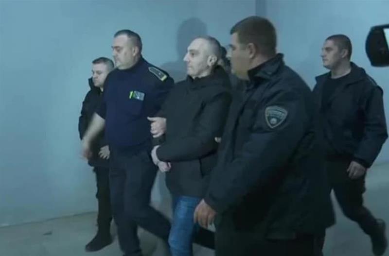 Груби излегува од домашен притвор, но без пасош