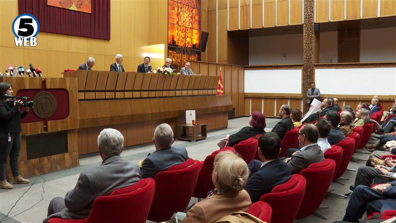Продолжувањето на дијалогот со Бугарија е позитивен чекор, но се уште не сме блиску до решение – оценува академик Попов 