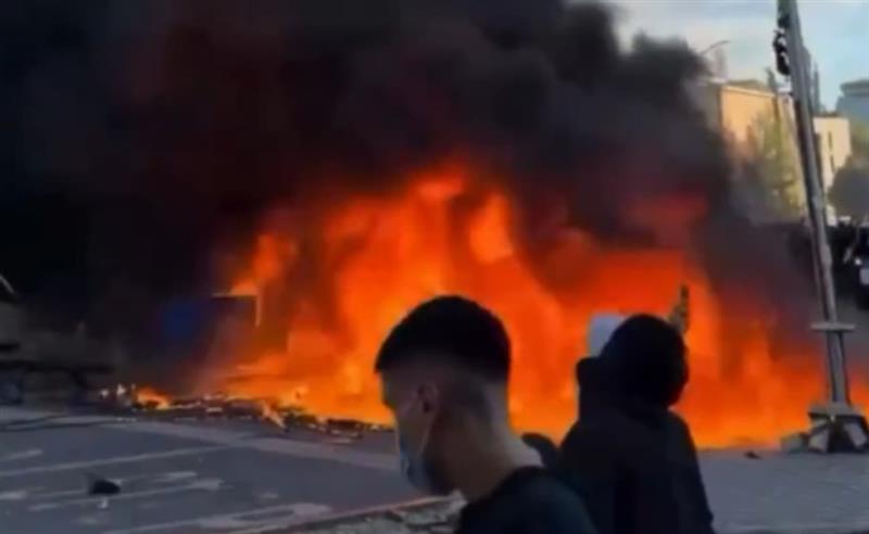 Насилни студентски протести во Тирана: Горат згради, десетици се повредени (ВИДЕО)