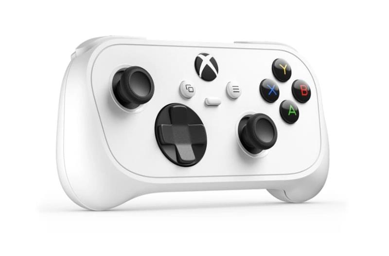 „Microsoft“ ги изненади сите со својот најмал „Xbox“ контролер