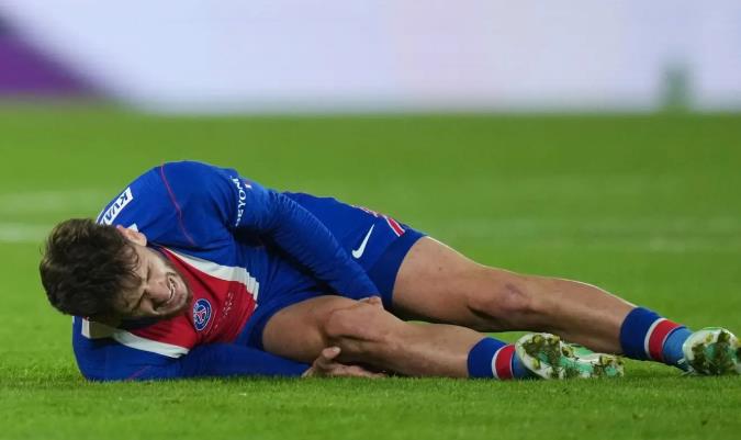 Видео: ПСЖ на подолг период без Кварацкелија