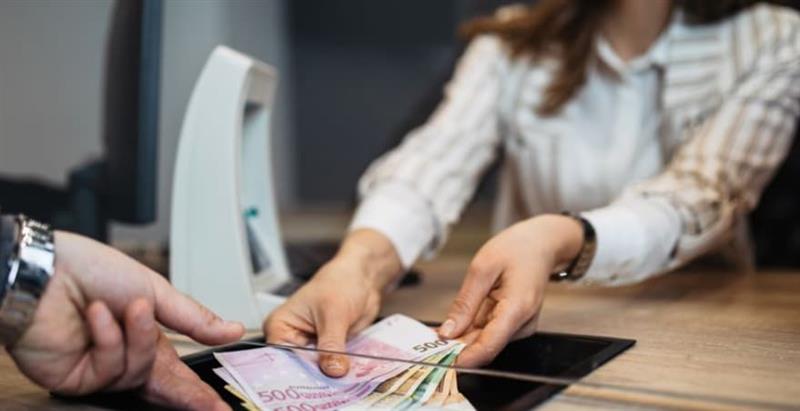 Британска банка укинува 5.000 работни места поради воведување вештачка интелигенција 