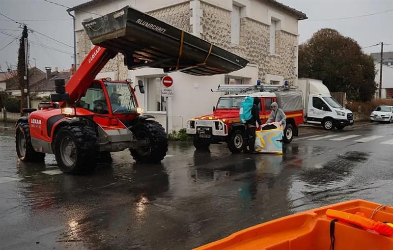Силна бура ги погоди Франција и Британија, ѝ се заканува и на Германија (ВИДЕО)
