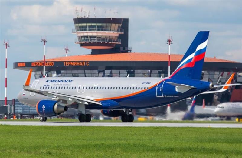 Затворени се сите четири аеродроми во Москва поради напади со дронови- се евакуираат патниците