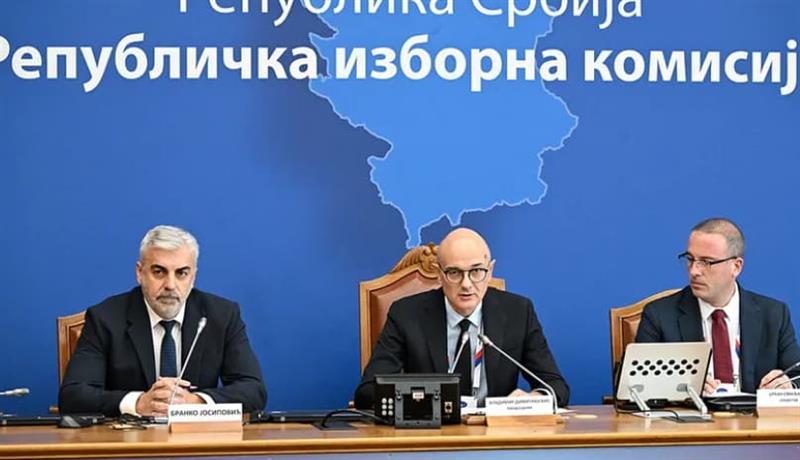 До 12 часот гласале 35,1 процент од гласачите во Србија 