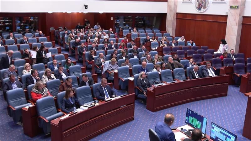Собранието ја отфрли интерпелацијата за министерката Сања Божиновска