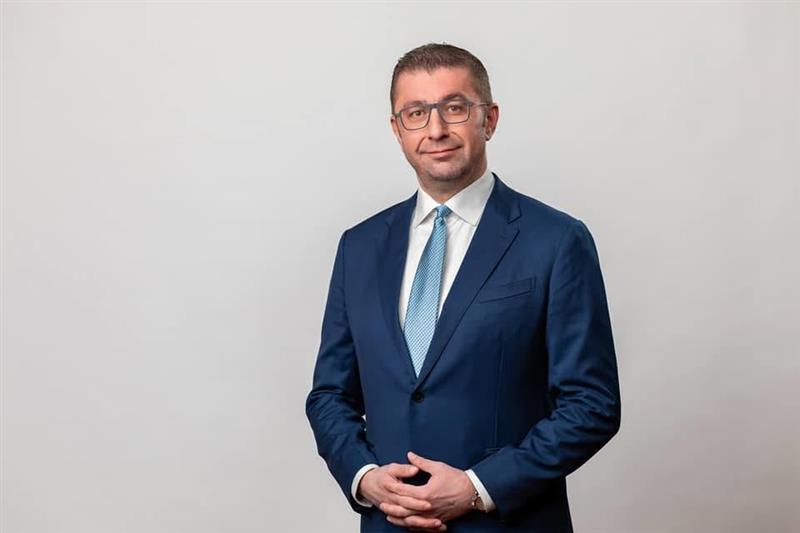 Мицкоски со честитки за студентската  листа во Србија: Телефонски разговор со Илија Срдановиќ