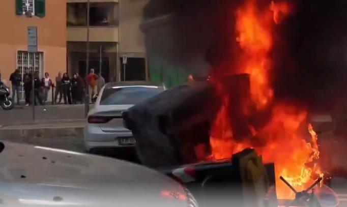 Видео: Судири на улиците во Рим: Полицијата интервенираше со водени топови