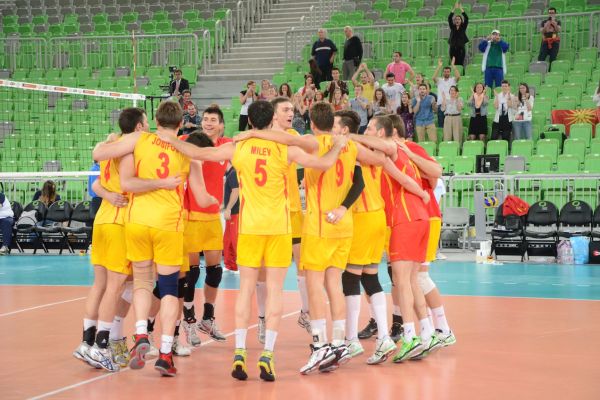 Македонските одбојкари на дво-меч со Словенија