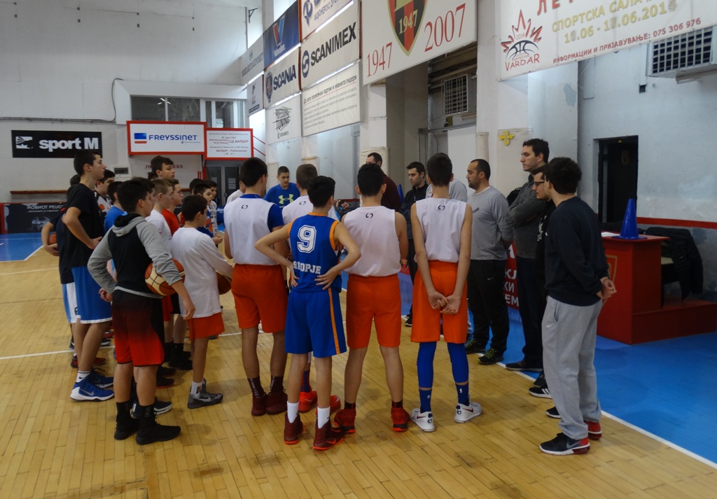 Mладите македонски кошаркари ја совладаа Полска