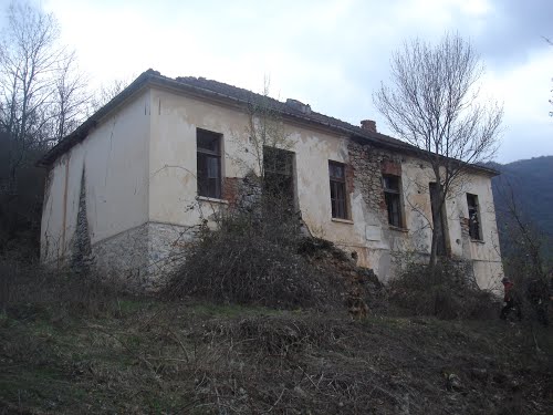 Реконструкција на првото училиште на македонски јазик
